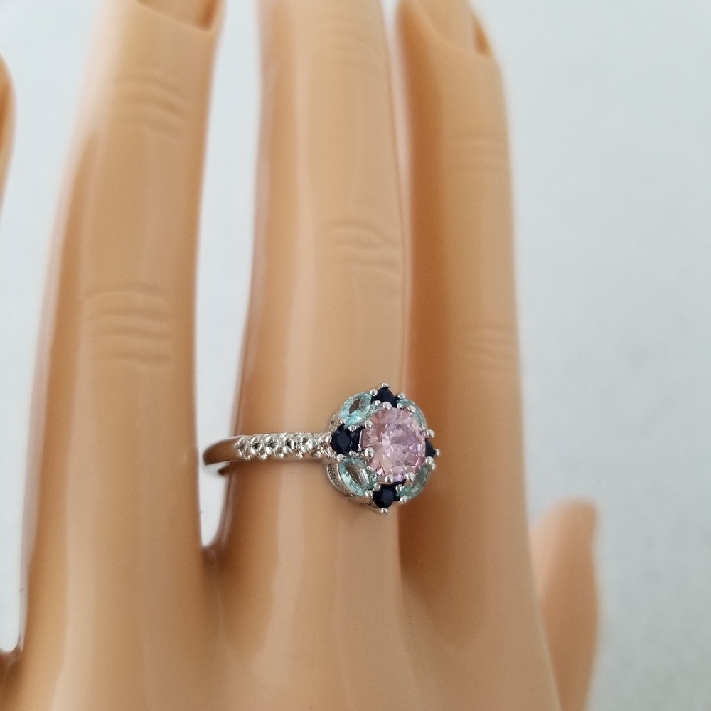 18k Mandala Ring - Picture 7 of 8